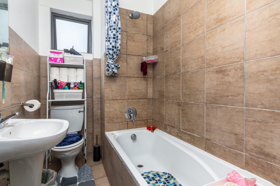 2 Bedroom Property for Sale in Zonnebloem Western Cape